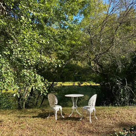 Moulin De Latreille Bed & Breakfast 4*